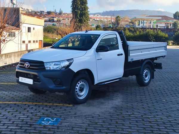 TOYOTA HILUX Hilux 2.4D 4x4 Cabina Simples Chassis