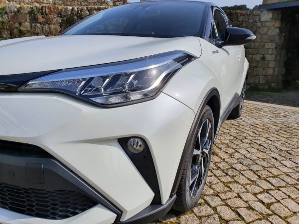 TOYOTA C-HR 1.8 Hybrid Square Collection