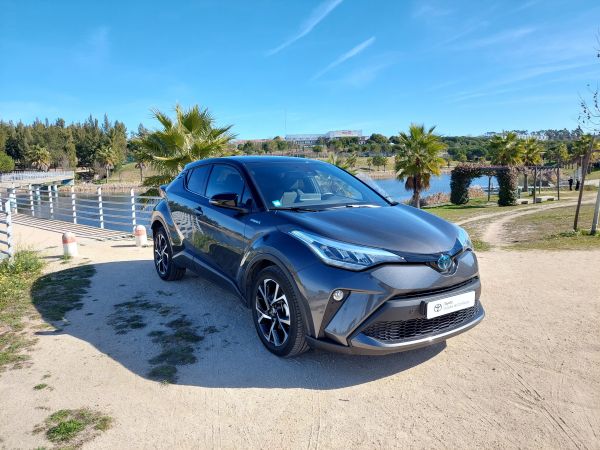 TOYOTA C-HR 1.8 Hybrid Square Collection