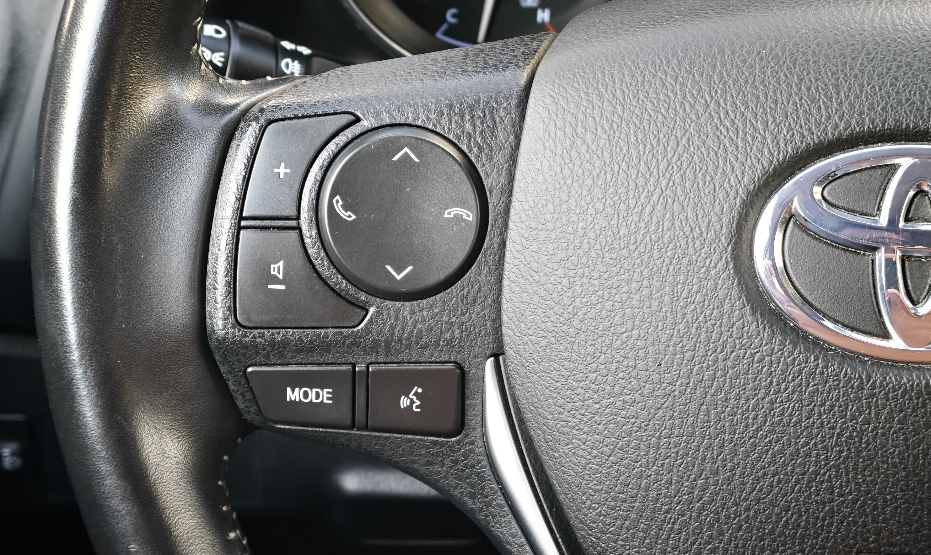 TOYOTA AURIS Auris 1.2T HB Comfort+Pack Sport