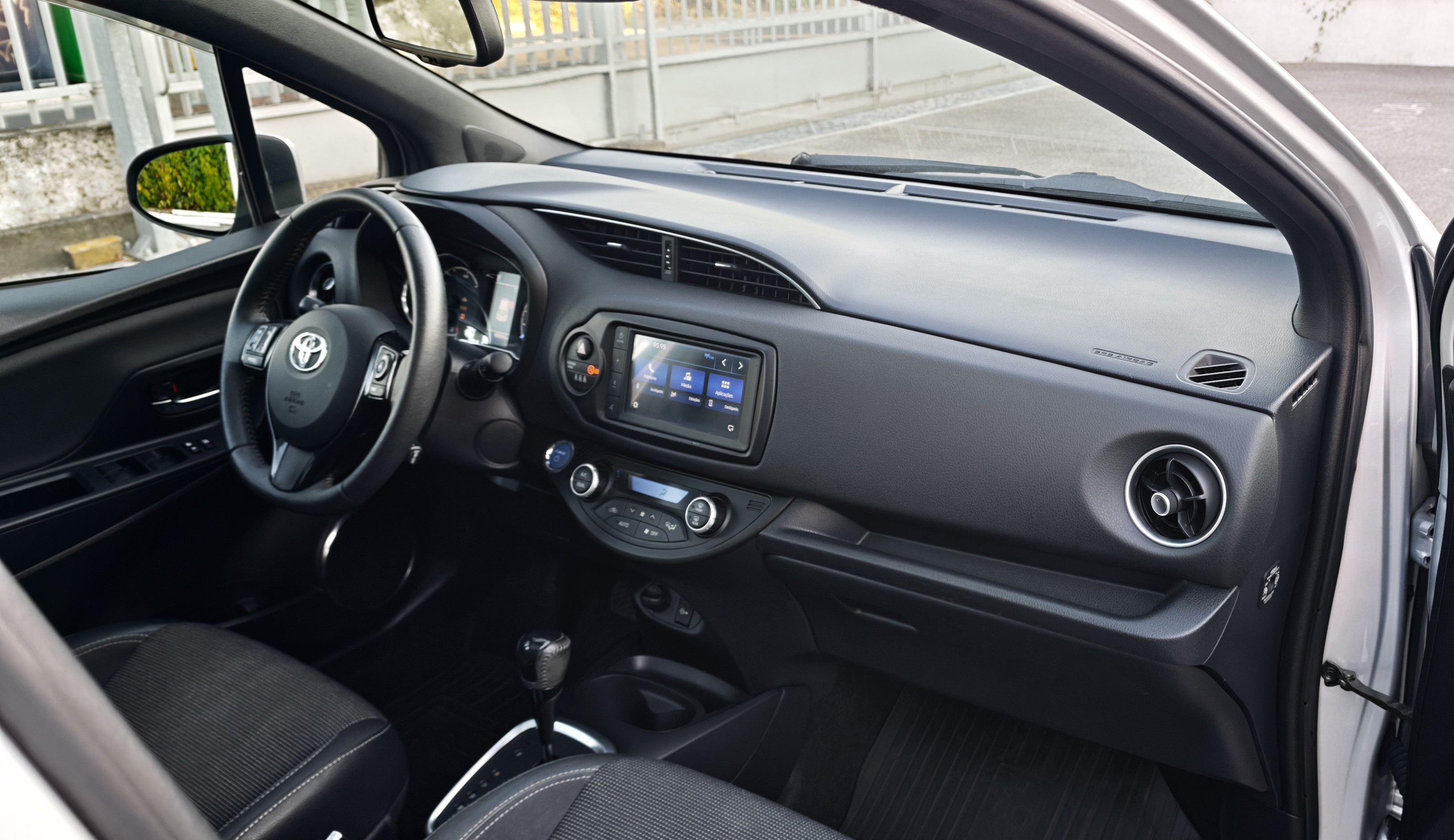 TOYOTA YARIS Yaris 1.5 Hybrid GR SPORT
