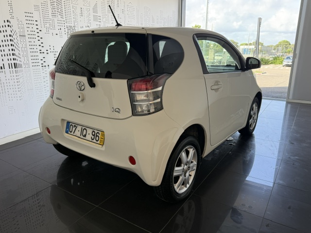 TOYOTA IQ iQ 1.0 