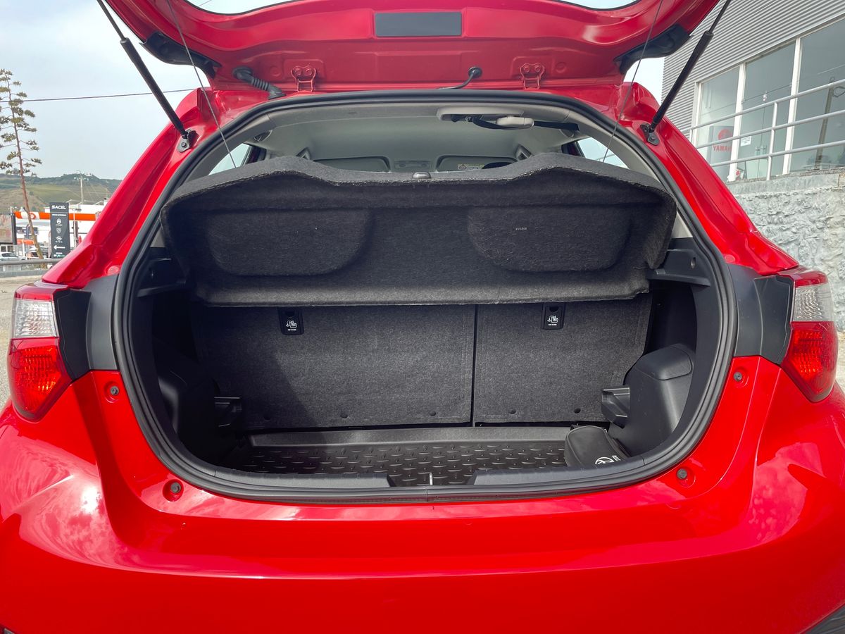 TOYOTA YARIS Yaris 1.0 5P Comfort + Pack Style