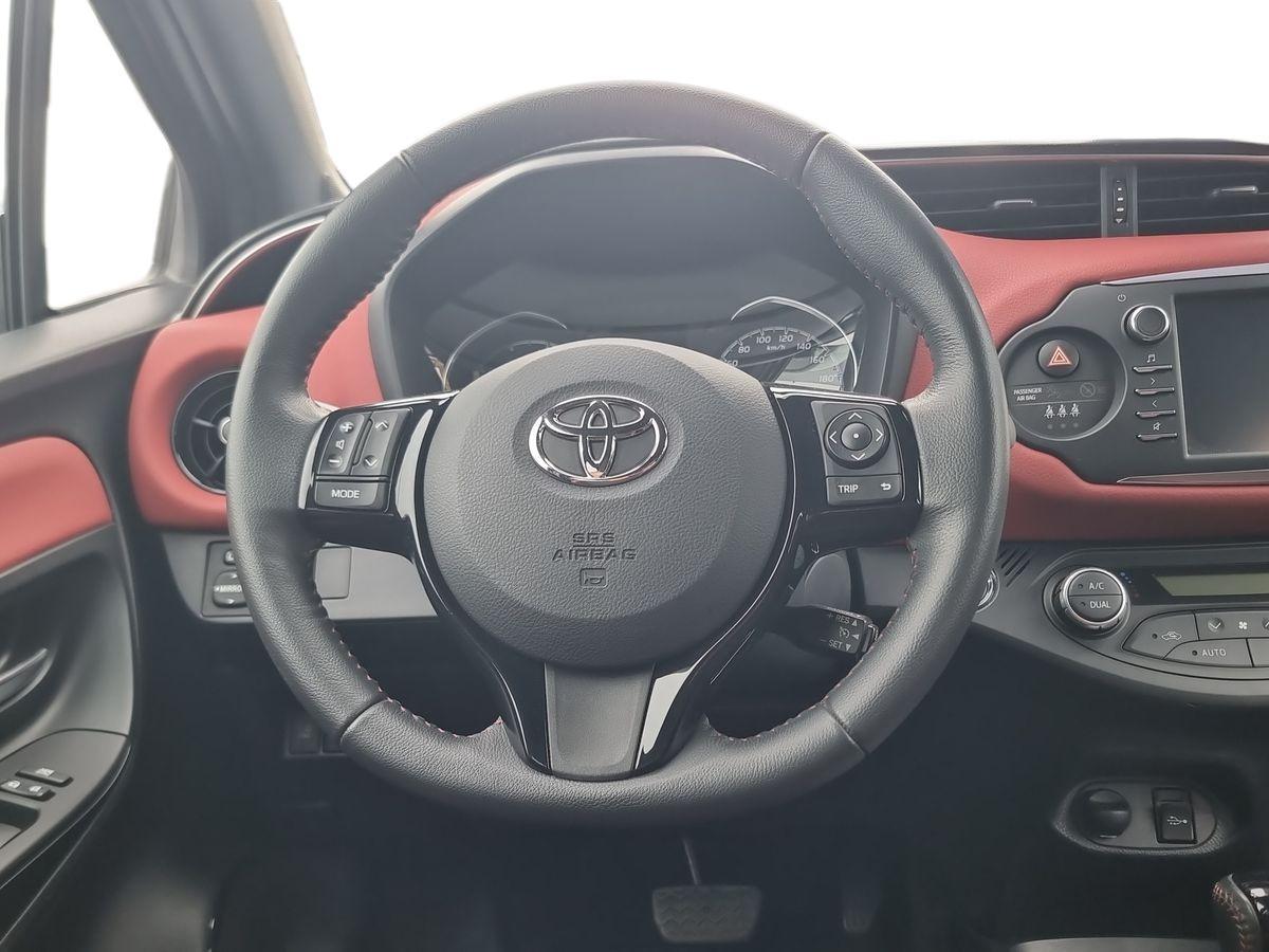 TOYOTA YARIS Yaris 1.5 Hybrid SQUARE Collection Red