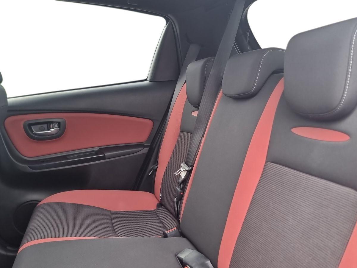 TOYOTA YARIS Yaris 1.5 Hybrid SQUARE Collection Red