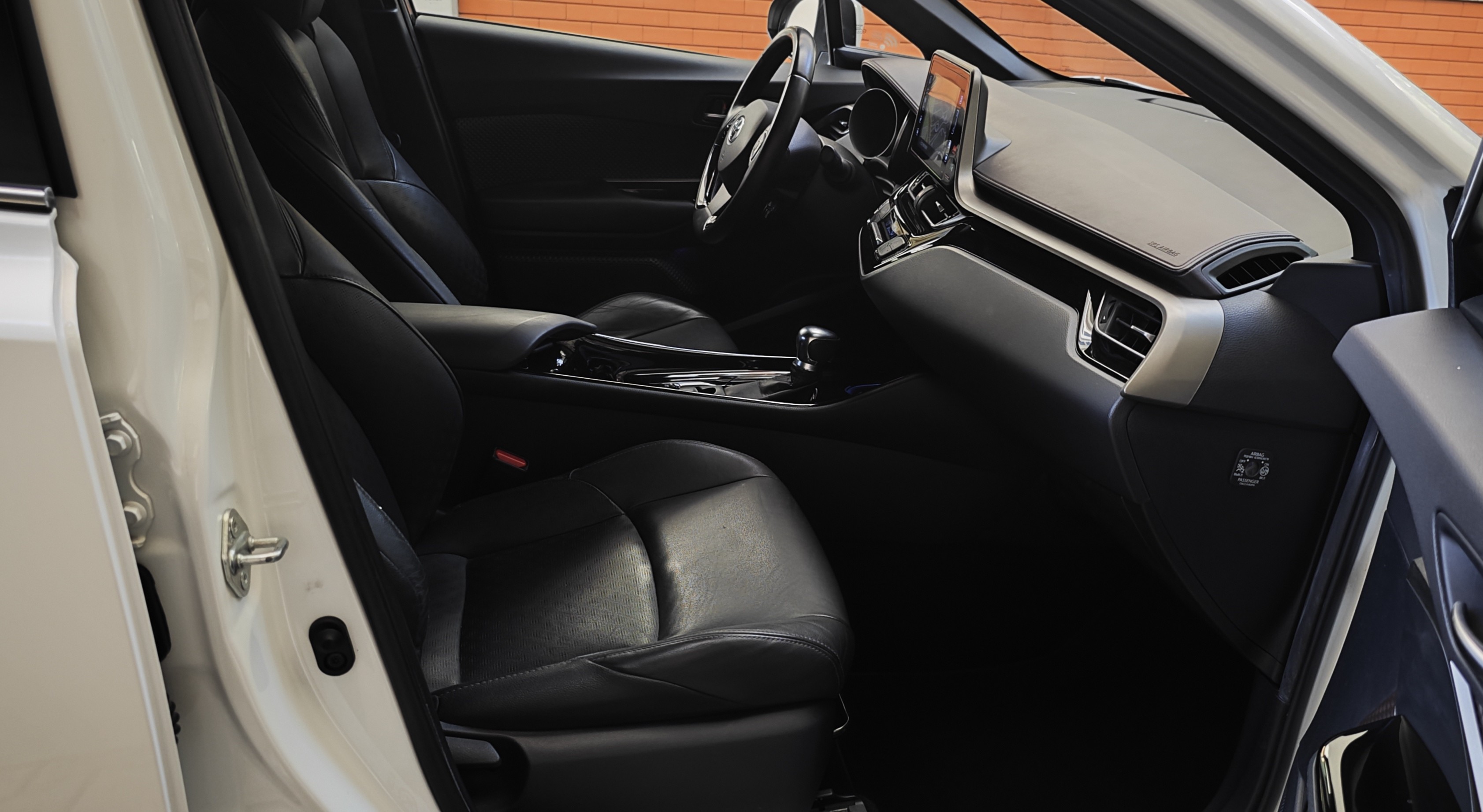 TOYOTA TOYOTA C-HR C-HR 1.8 Hybrid Exclusive + Pack Luxury