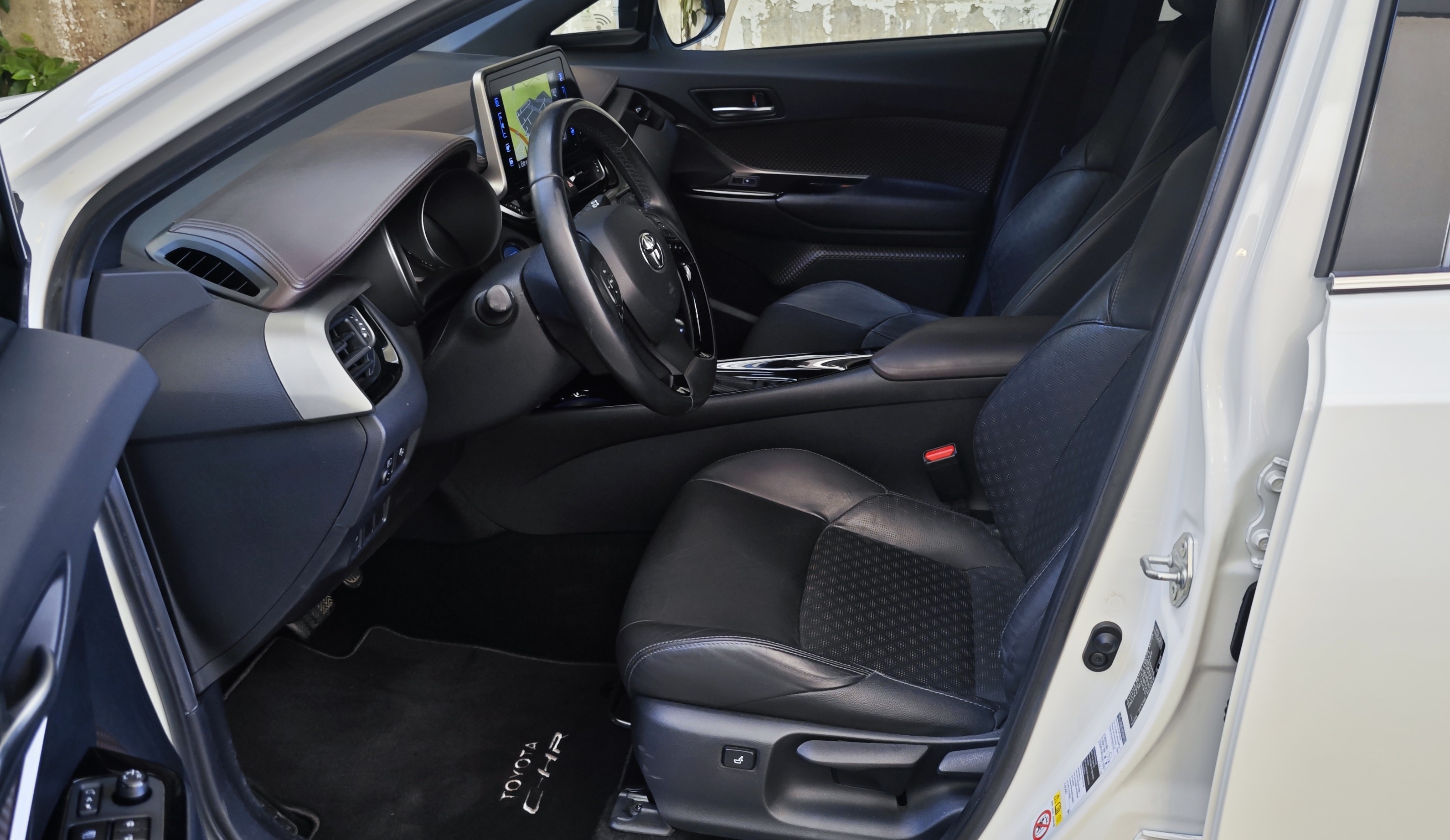 TOYOTA TOYOTA C-HR C-HR 1.8 Hybrid Exclusive + Pack Luxury