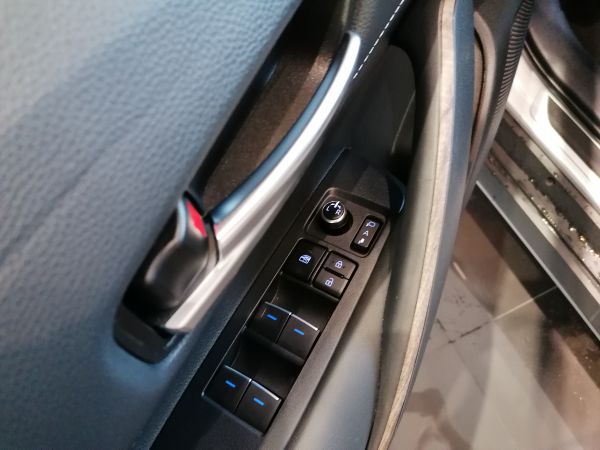 TOYOTA COROLLA 2.0 Hybrid TREK