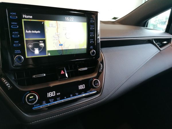 TOYOTA COROLLA 2.0 Hybrid TREK