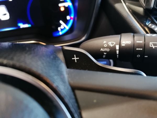 TOYOTA COROLLA 2.0 Hybrid TREK