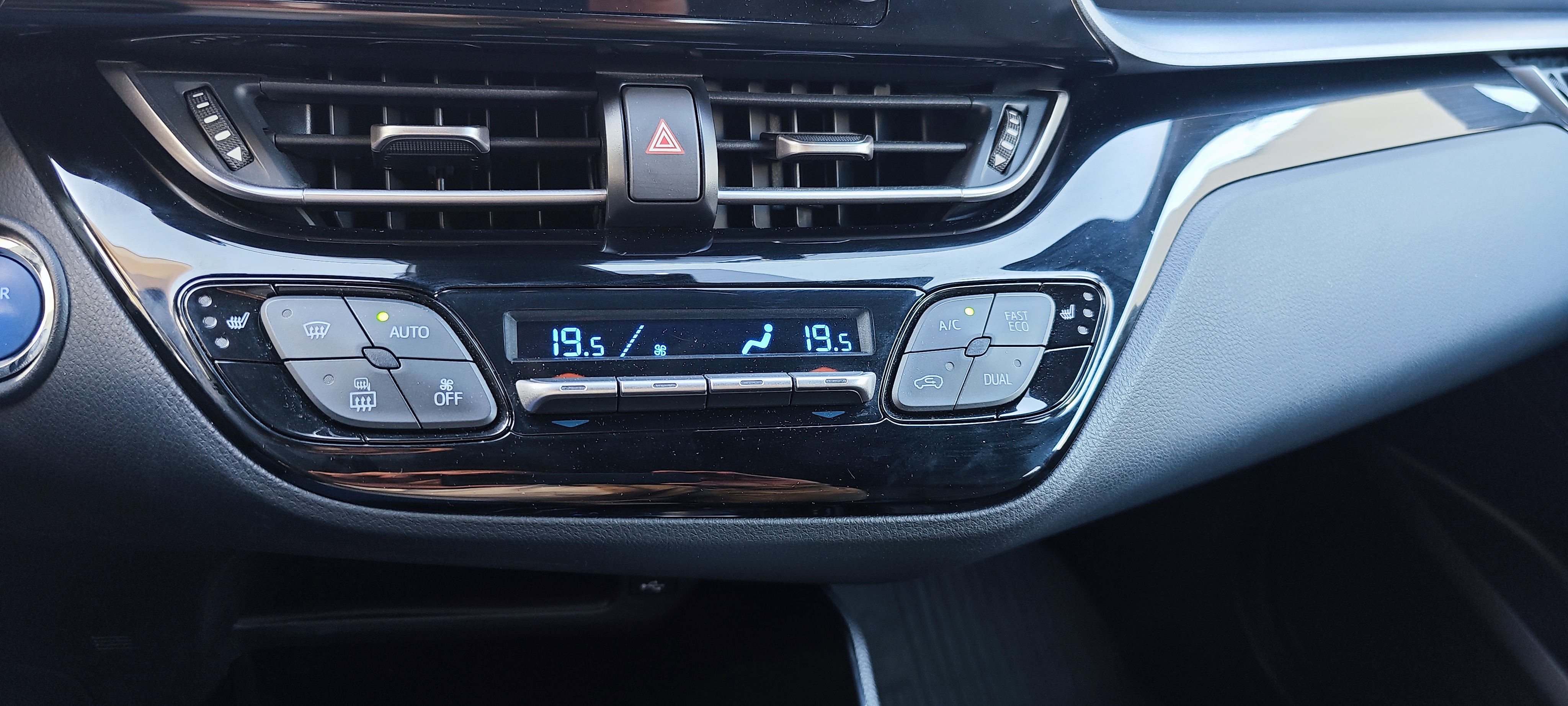 TOYOTA TOYOTA C-HR C-HR 2.0 Hybrid Dynamic Force SQUARE Collection