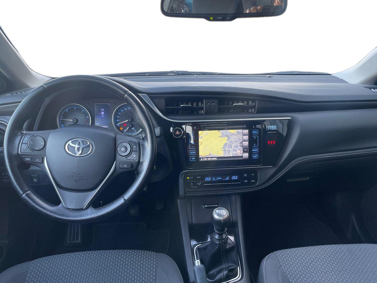 TOYOTA COROLLA SEDAN 1.4 D-4D EXCLUSIVE