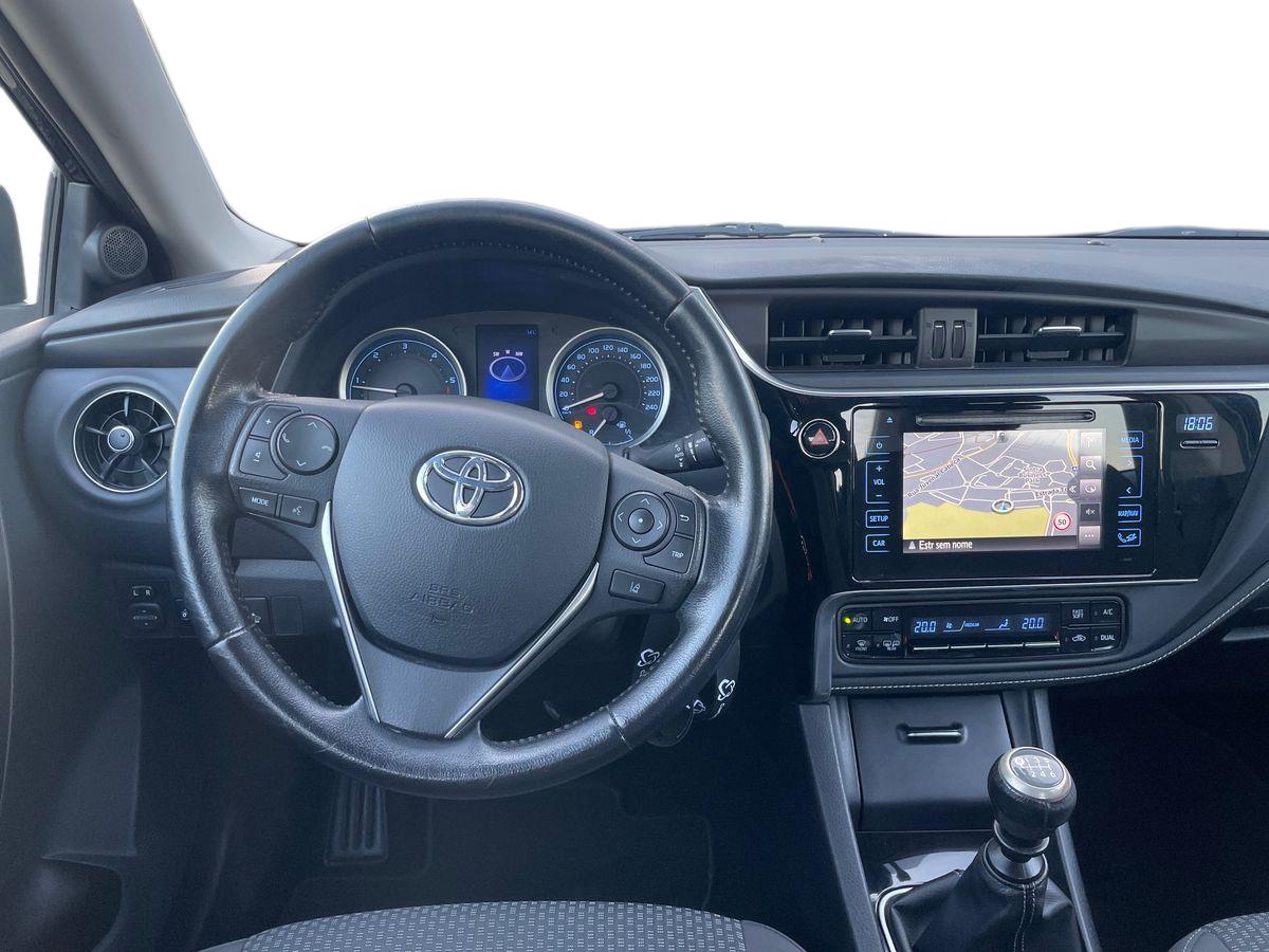 TOYOTA COROLLA SEDAN 1.4 D-4D EXCLUSIVE