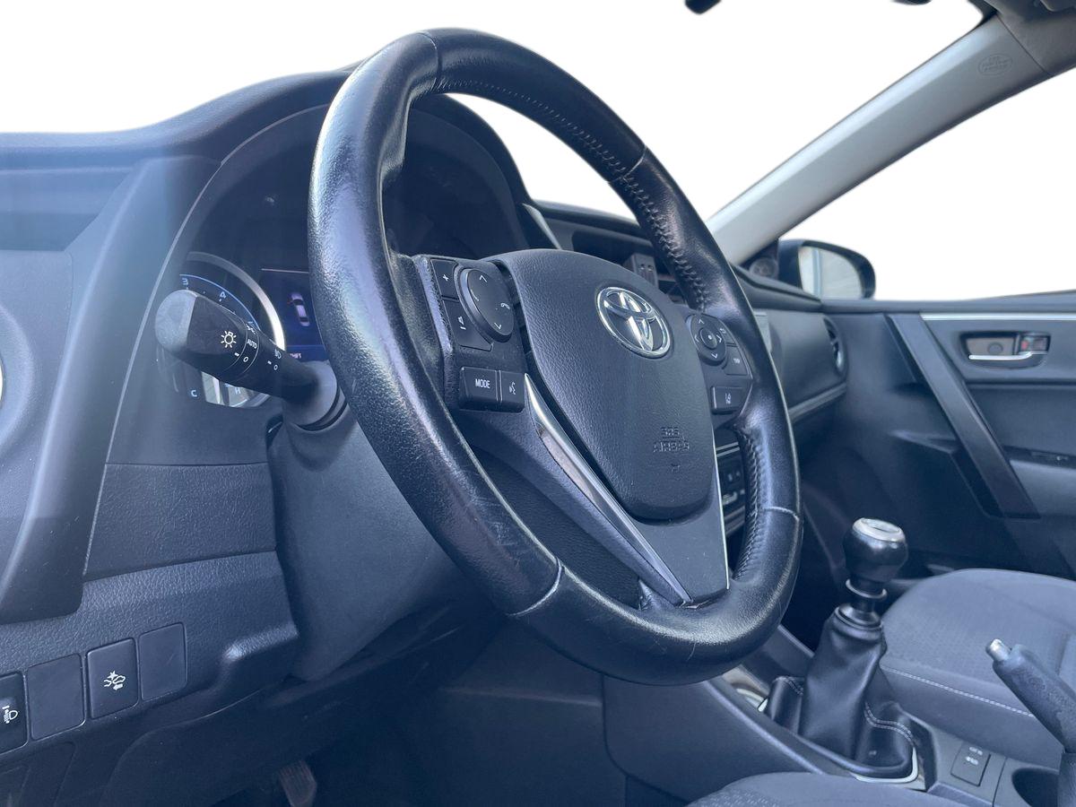 TOYOTA COROLLA SEDAN 1.4 D-4D EXCLUSIVE