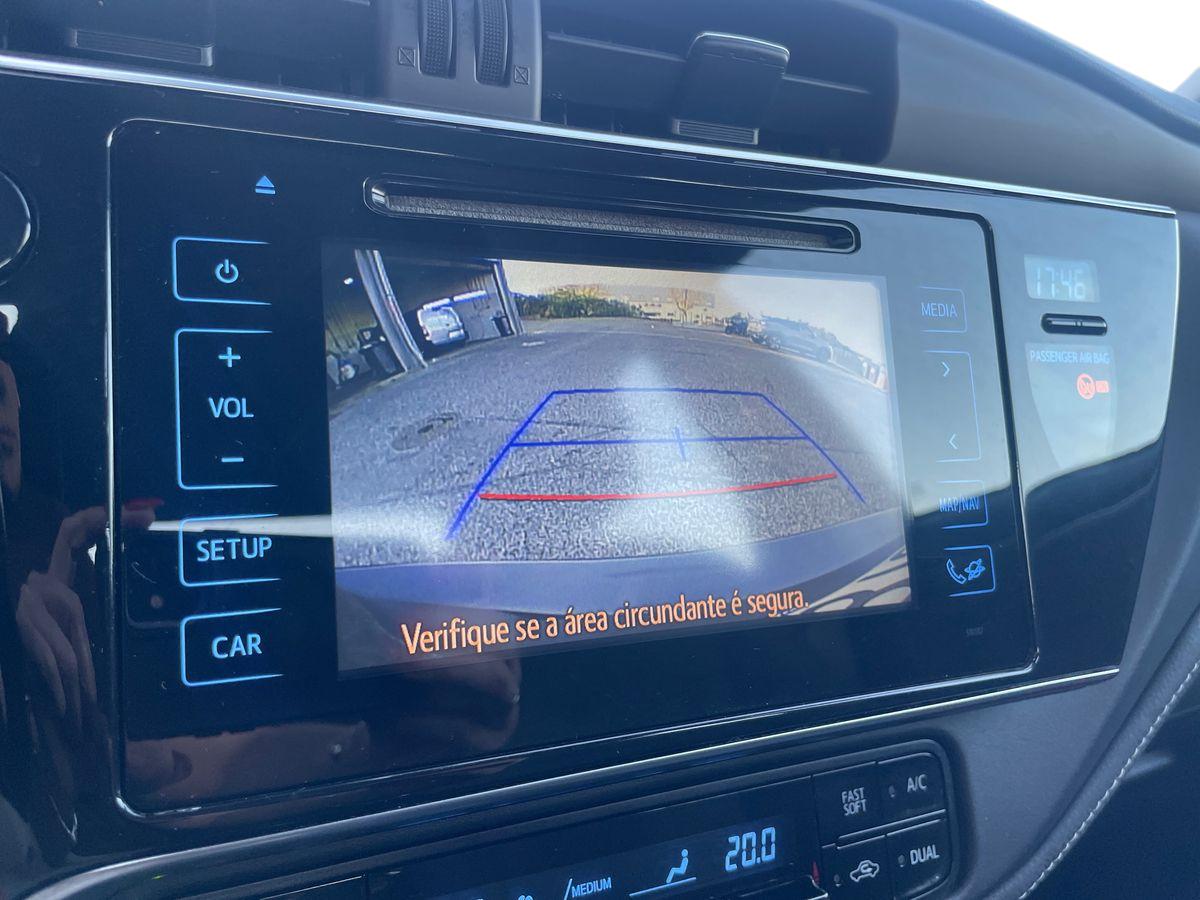 TOYOTA COROLLA SEDAN 1.4 D-4D EXCLUSIVE