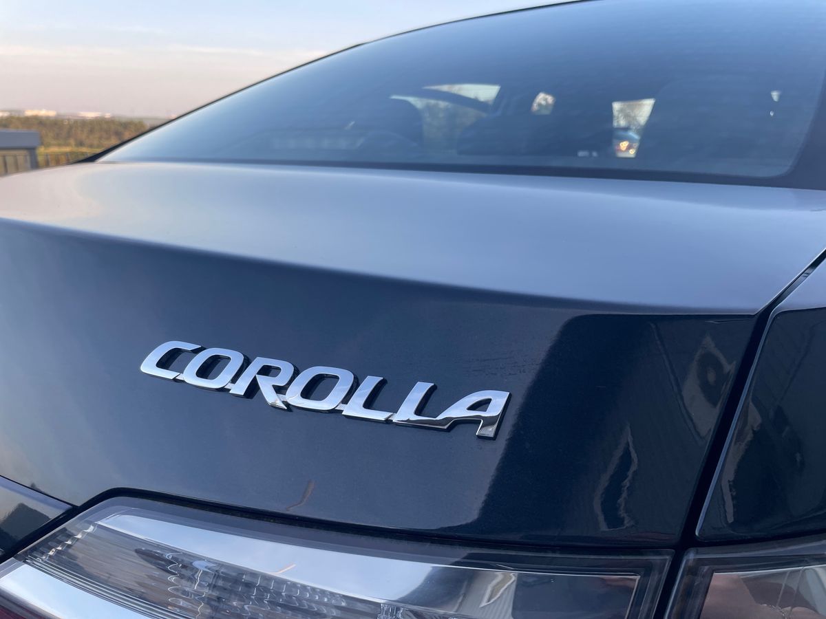 TOYOTA COROLLA SEDAN 1.4 D-4D EXCLUSIVE