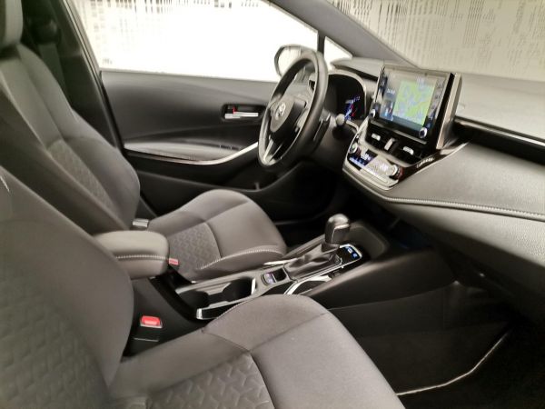 TOYOTA COROLLA Corolla H2.0 Hybrid SQUARCollection