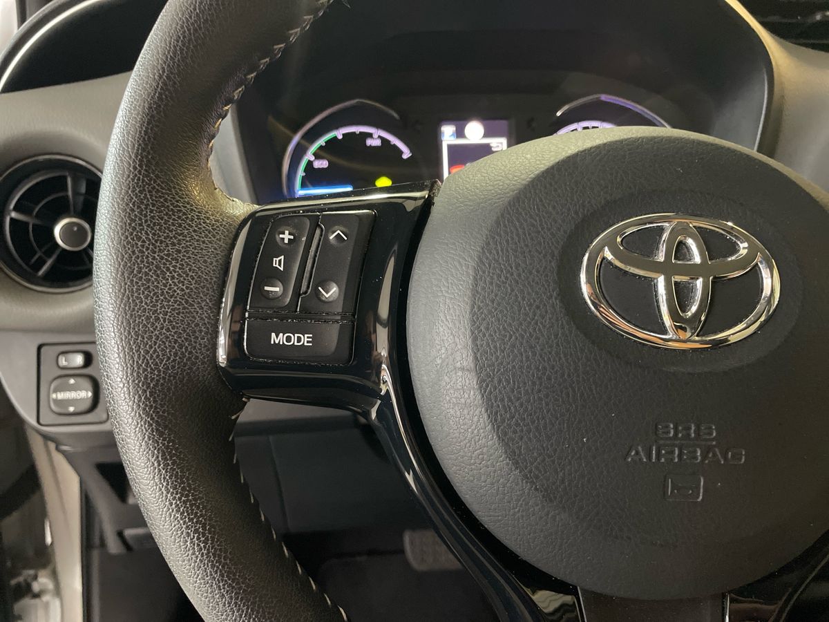 TOYOTA YARIS Yaris 1.5 Hybrid Comfort + Pack Style