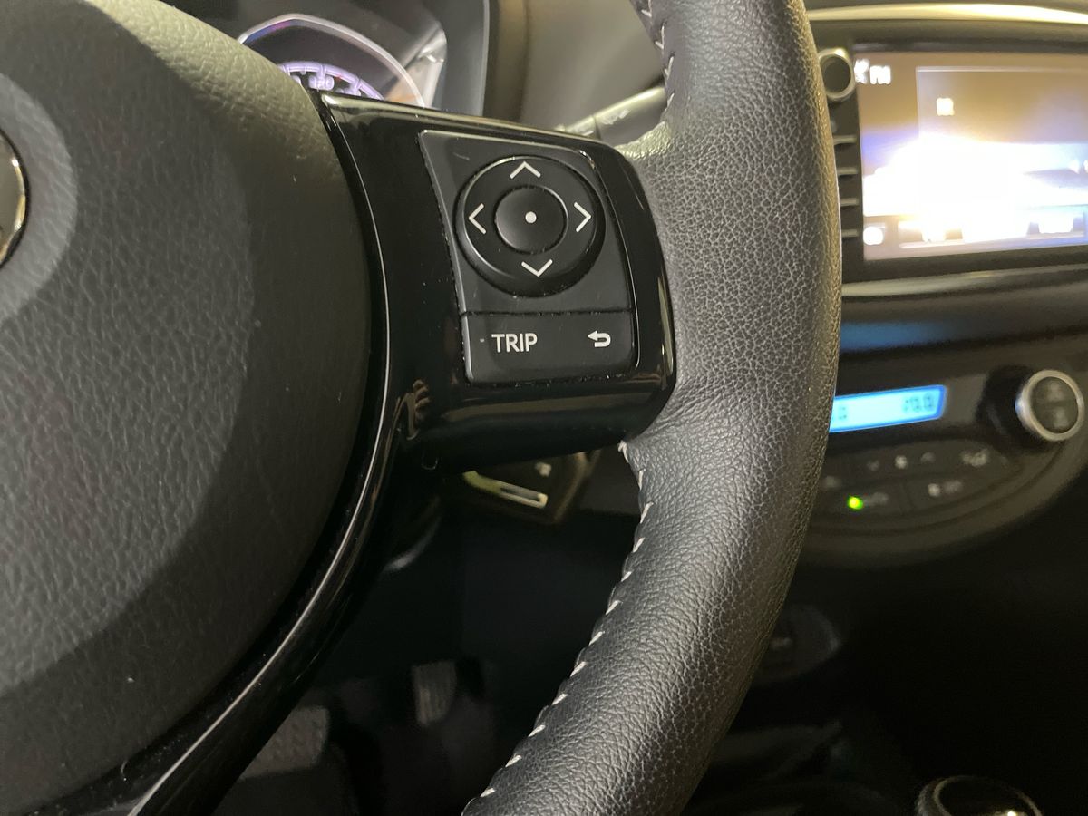 TOYOTA YARIS Yaris 1.5 Hybrid Comfort + Pack Style