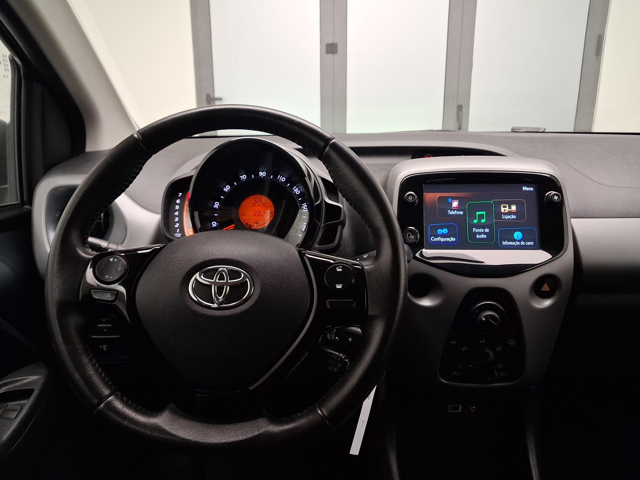 TOYOTA AYGO AYGO 5P 1.0 x-play + x-touch