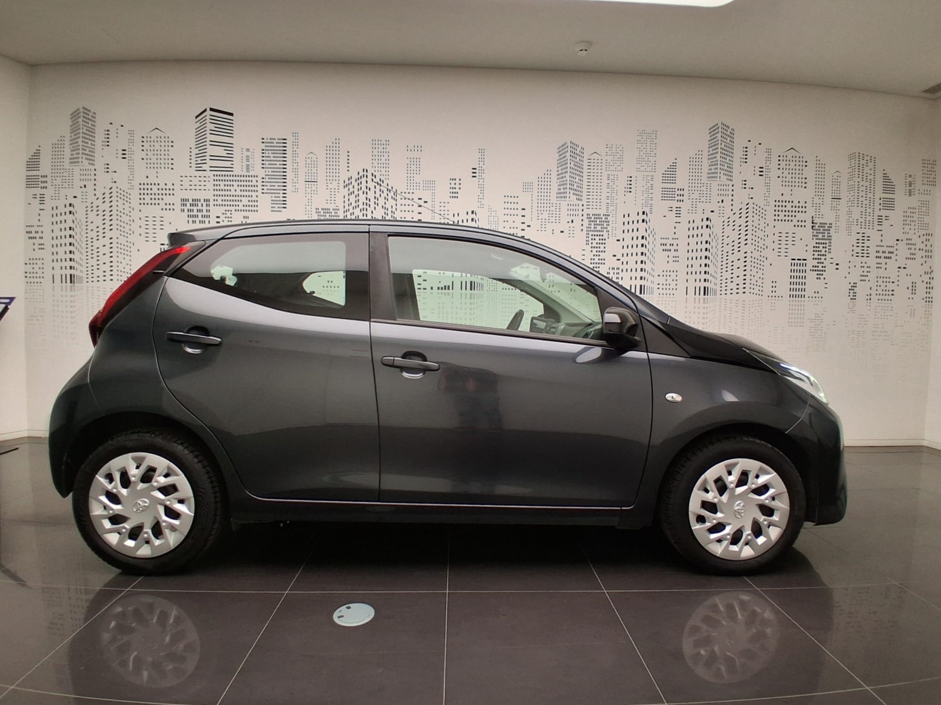 TOYOTA AYGO AYGO 5P 1.0 x-play + x-touch