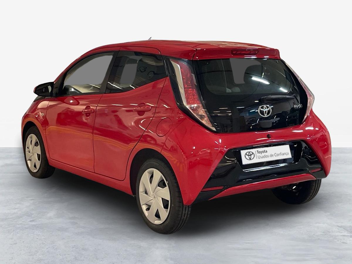 TOYOTA AYGO Aygo 5P x-play + AC + x-touch