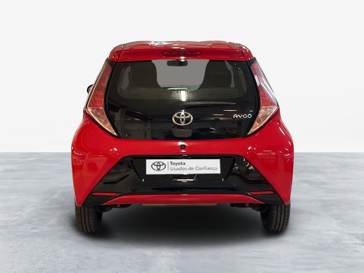 TOYOTA AYGO Aygo 5P x-play + AC + x-touch