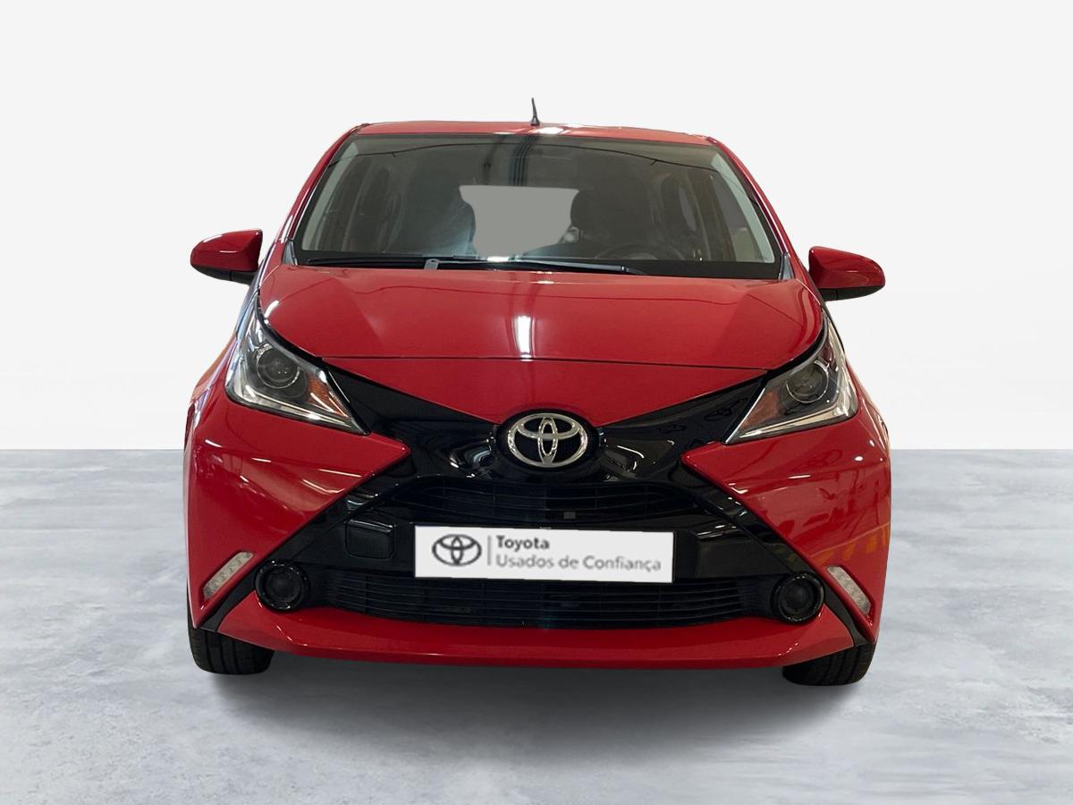 TOYOTA AYGO Aygo 5P x-play + AC + x-touch