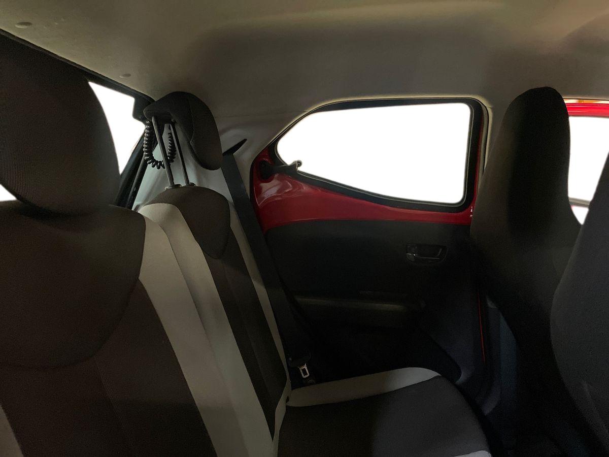 TOYOTA AYGO Aygo 5P x-play + AC + x-touch