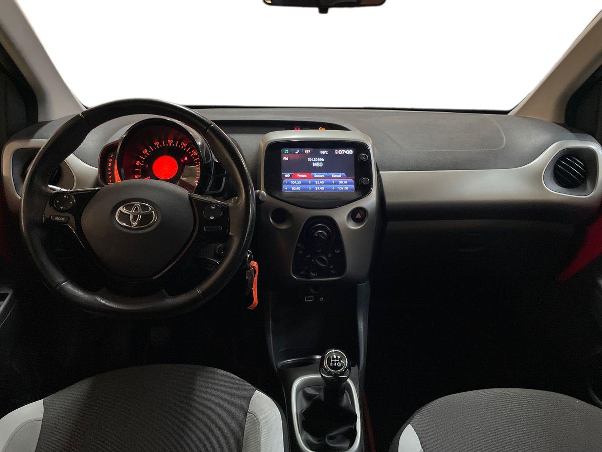 TOYOTA AYGO Aygo 5P x-play + AC + x-touch