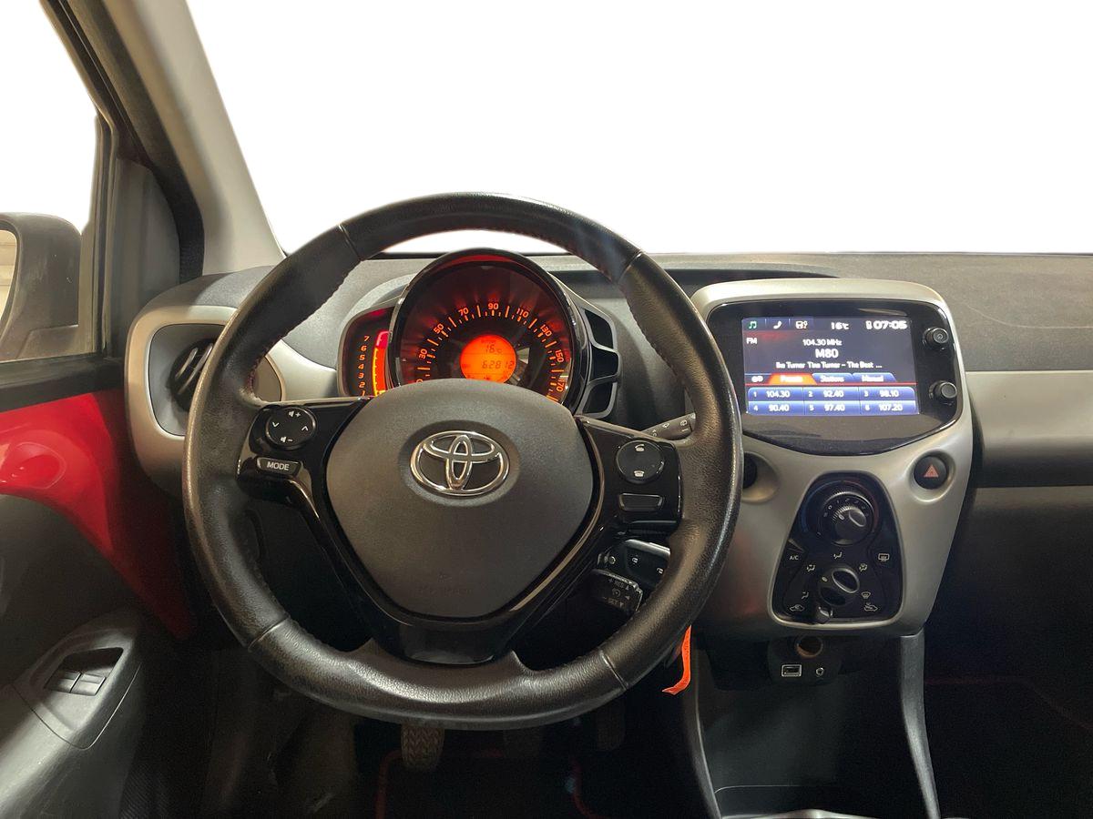 TOYOTA AYGO Aygo 5P x-play + AC + x-touch