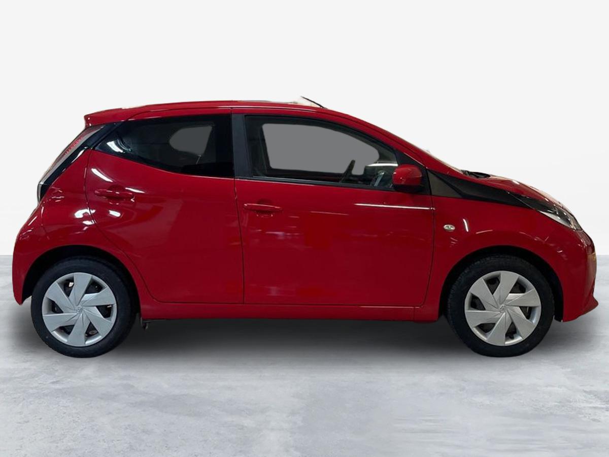 TOYOTA AYGO Aygo 5P x-play + AC + x-touch
