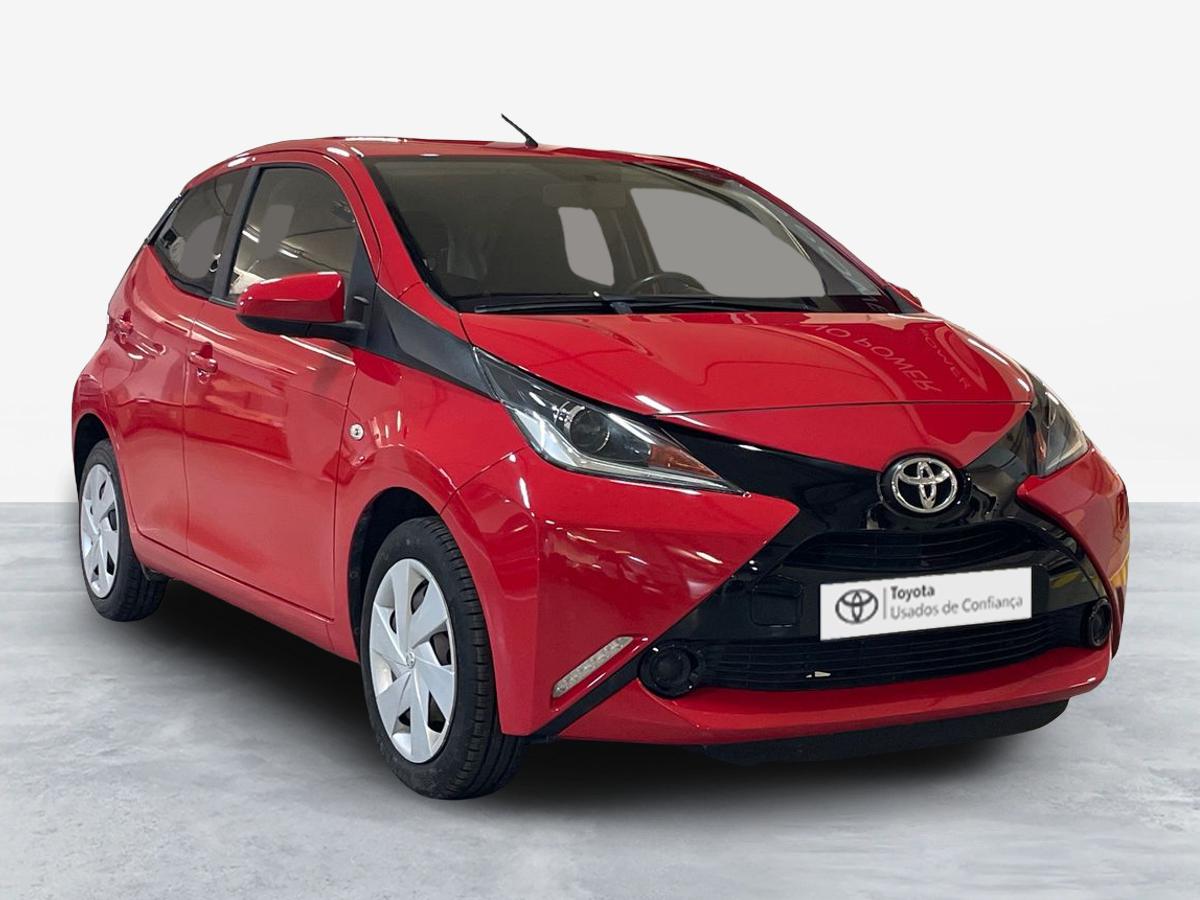 TOYOTA AYGO Aygo 5P x-play + AC + x-touch