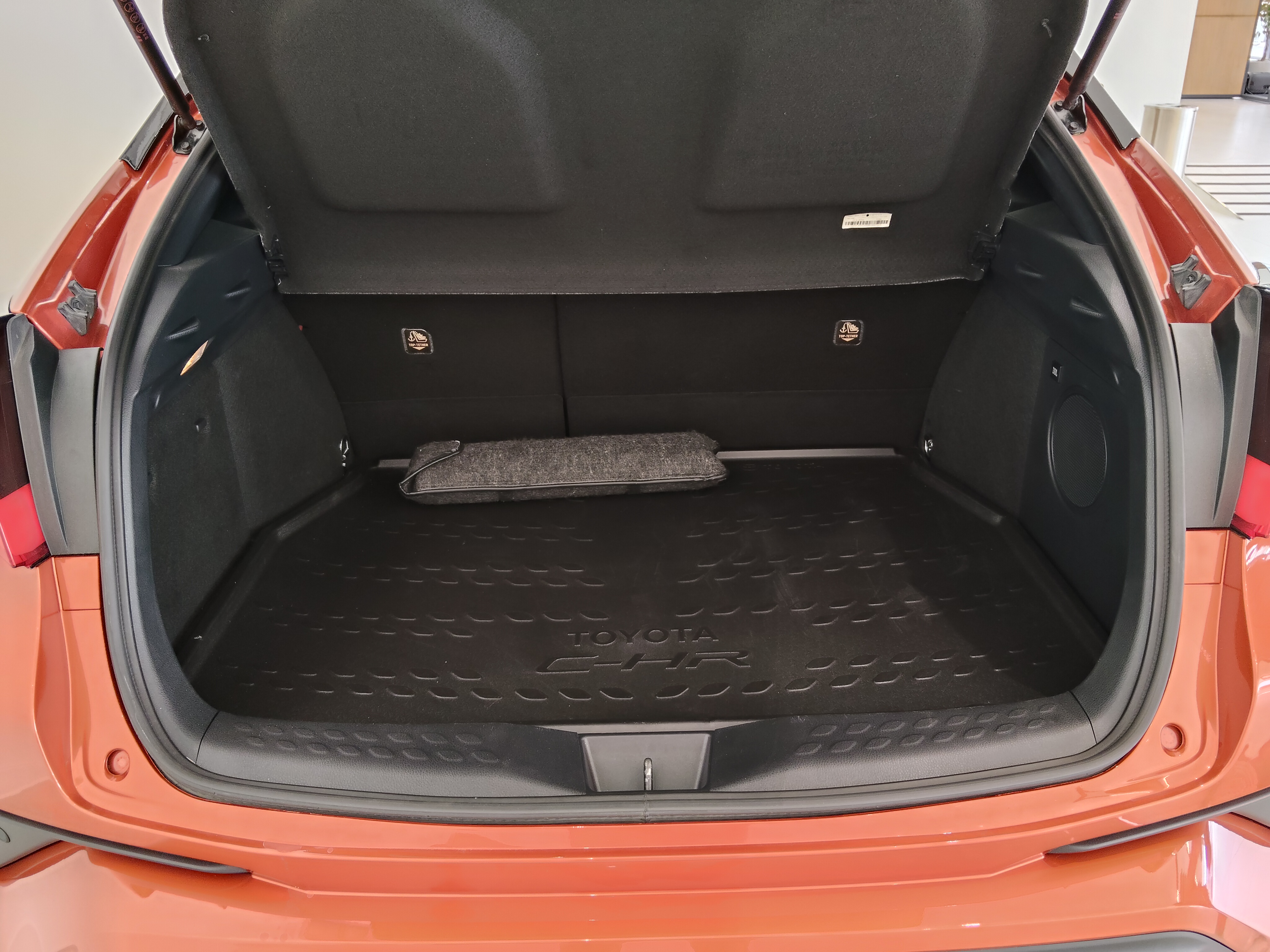 TOYOTA TOYOTA C-HR C-HR 2.0 Hybrid Dynamic Force Premier Edition