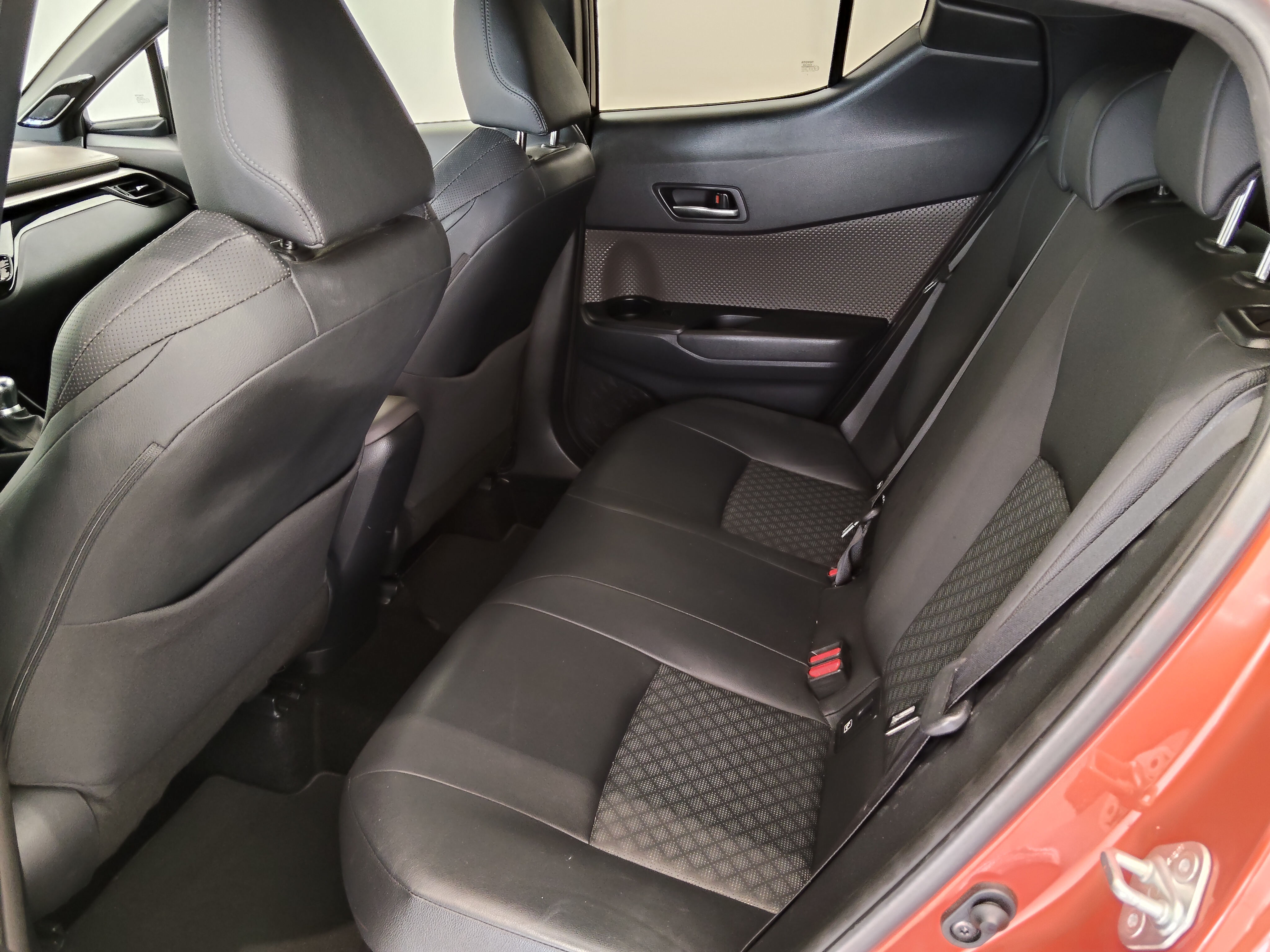 TOYOTA TOYOTA C-HR C-HR 2.0 Hybrid Dynamic Force Premier Edition