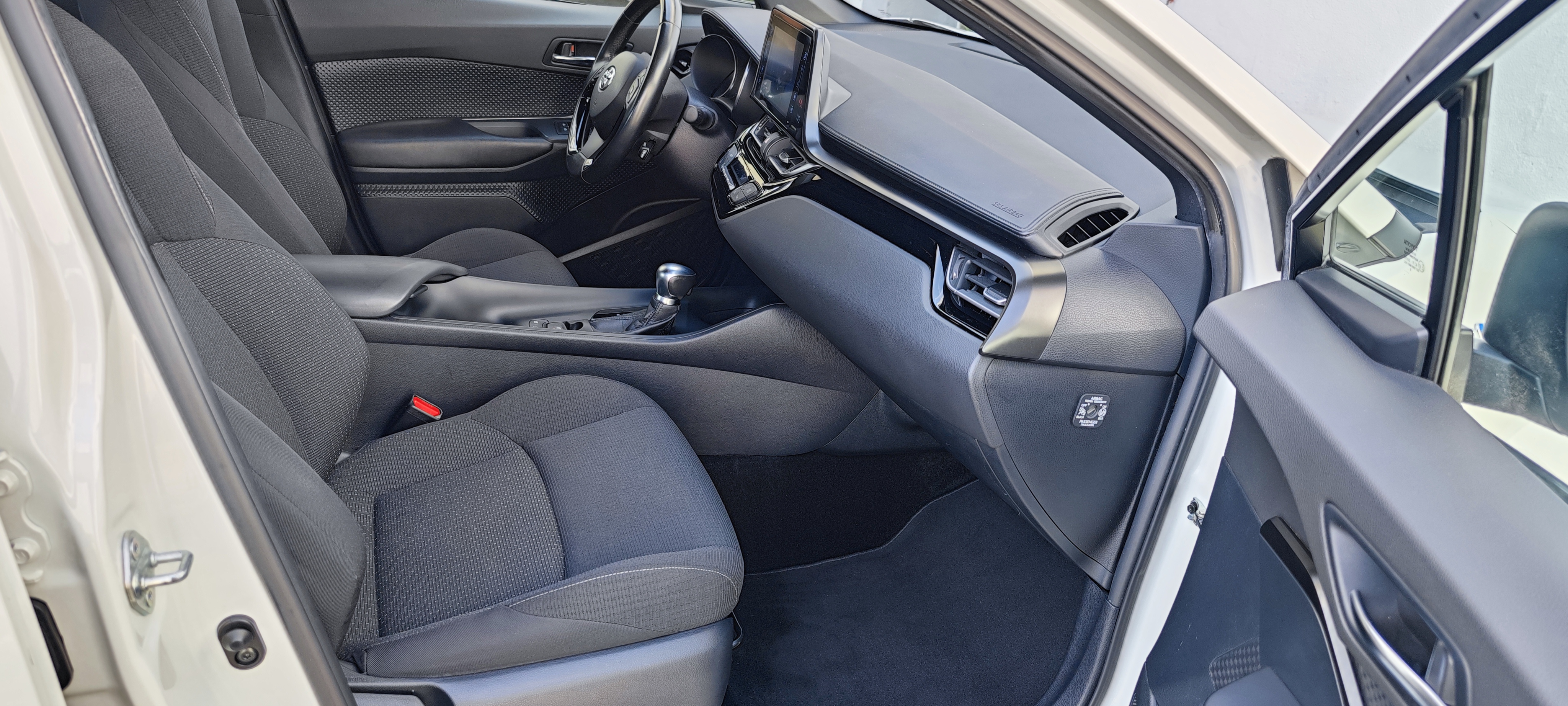 TOYOTA TOYOTA C-HR C-HR 1.8 Hybrid Comfort