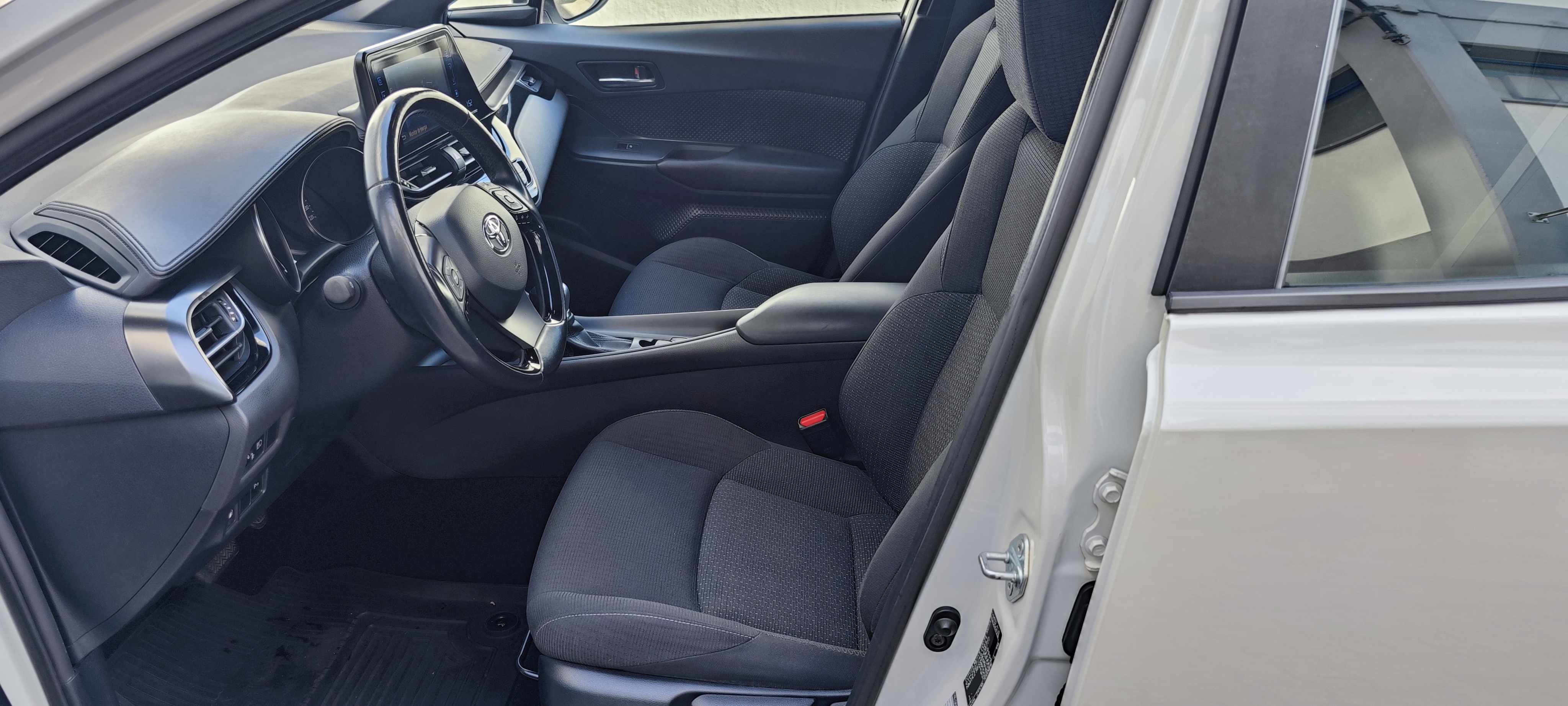 TOYOTA TOYOTA C-HR C-HR 1.8 Hybrid Comfort