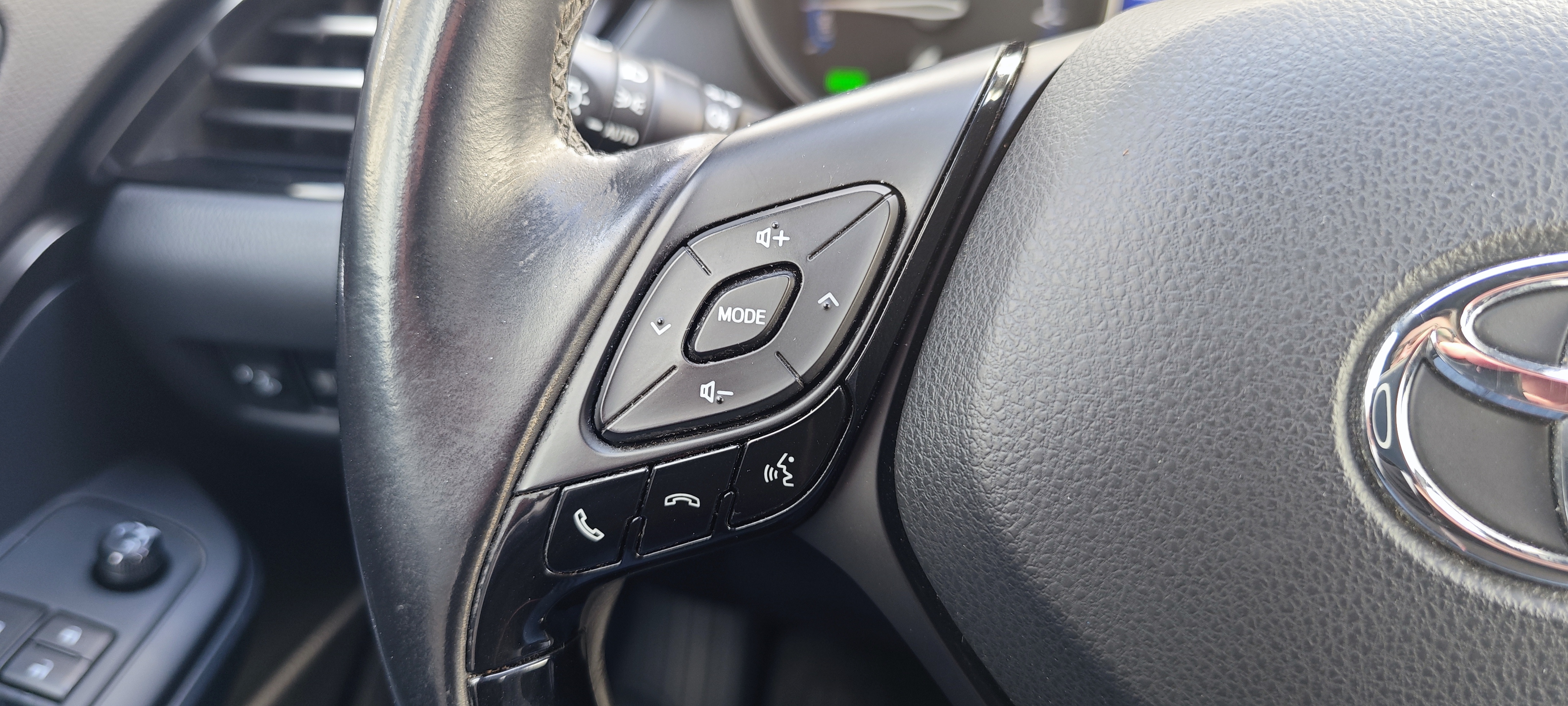 TOYOTA TOYOTA C-HR C-HR 1.8 Hybrid Comfort