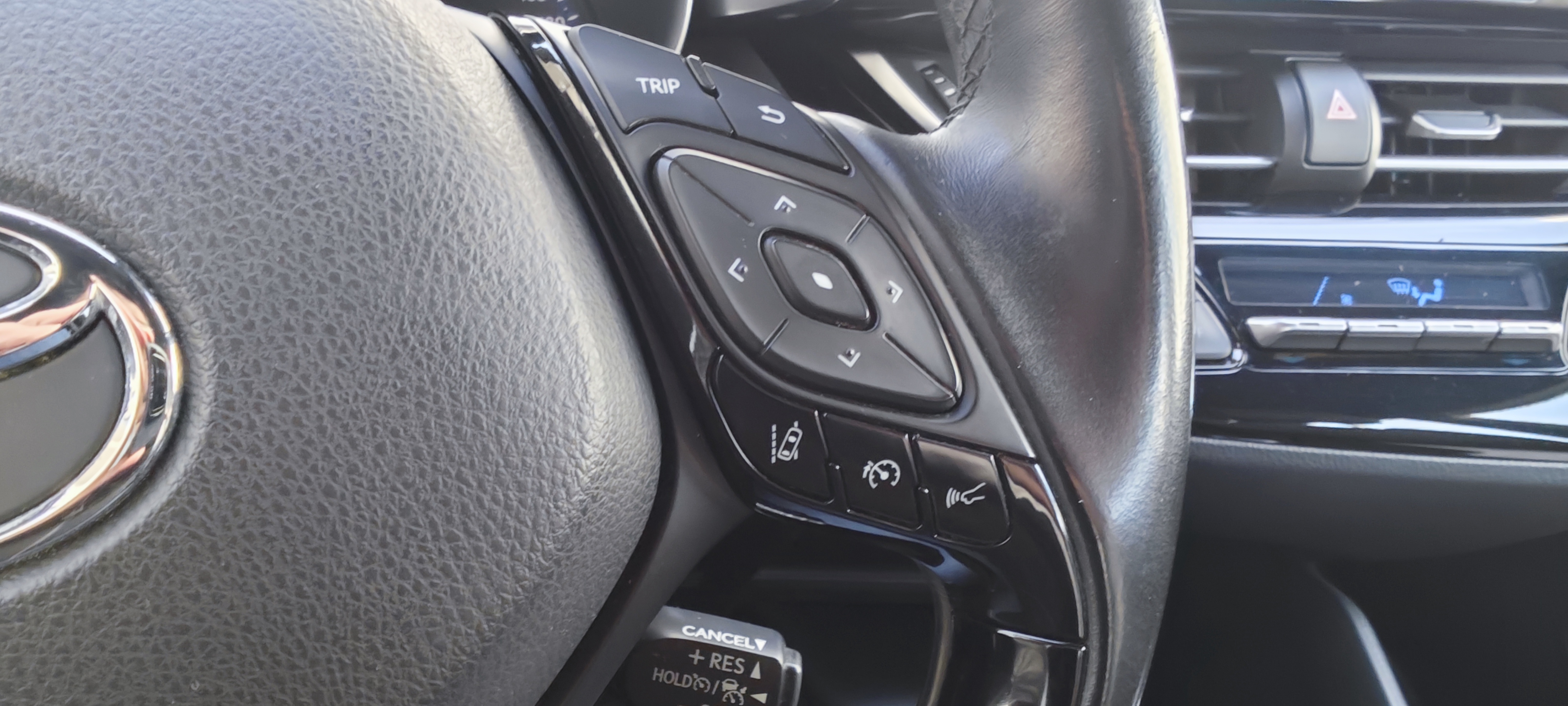 TOYOTA TOYOTA C-HR C-HR 1.8 Hybrid Comfort