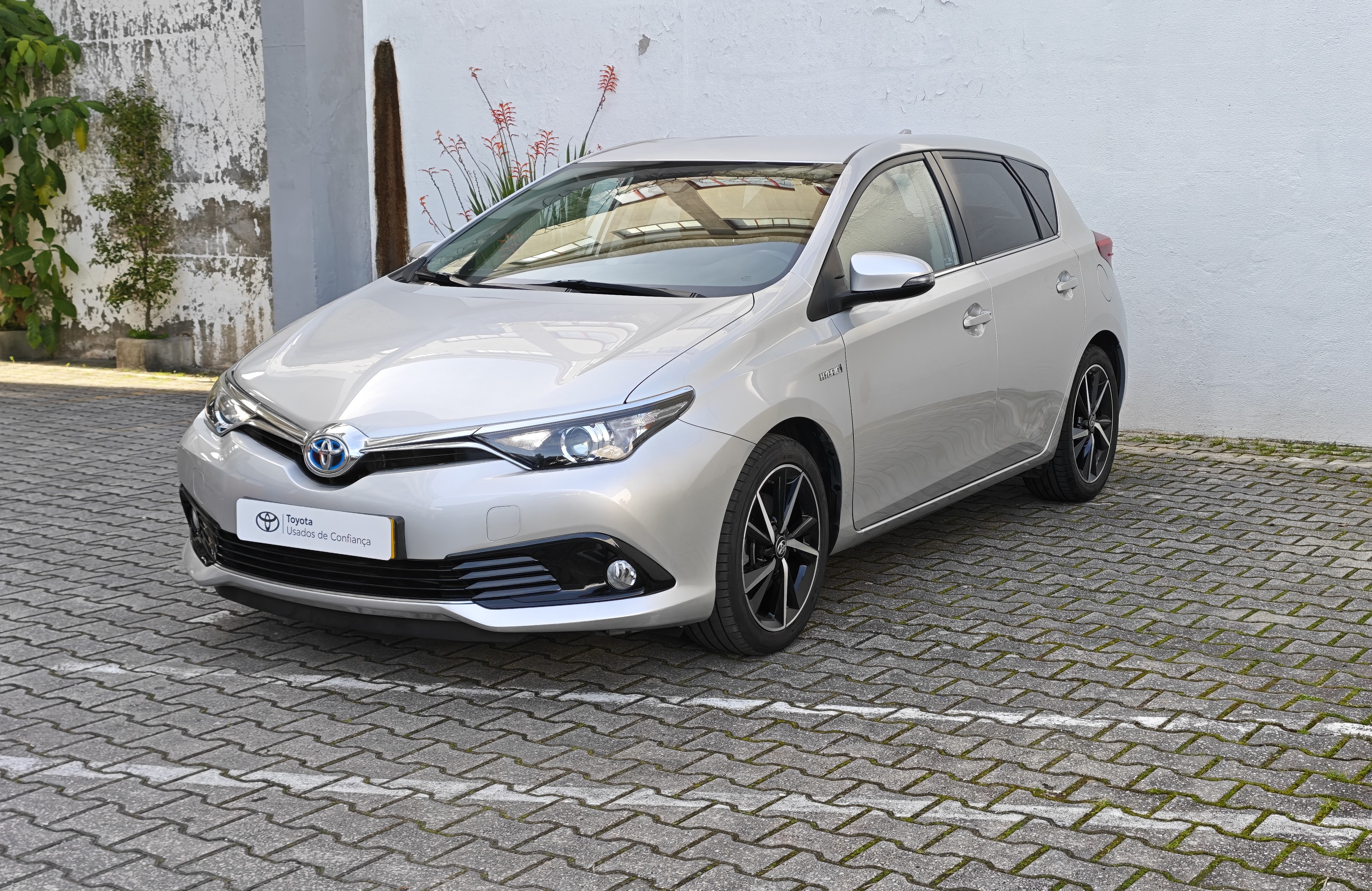 Ver detalhes de TOYOTA AURIS Auris HB 1.8 Hybrid Comfort + Techno + Pack Sport