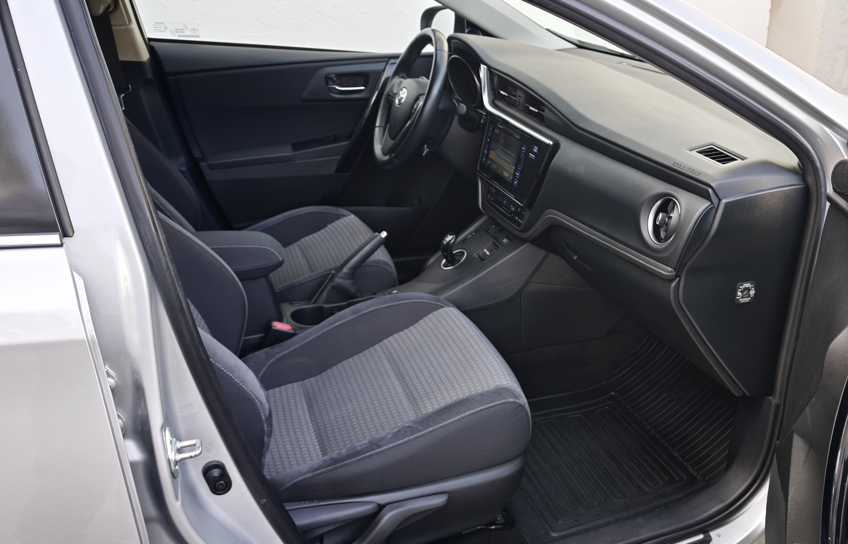 TOYOTA AURIS Auris HB 1.8 Hybrid Comfort + Techno + Pack Sport