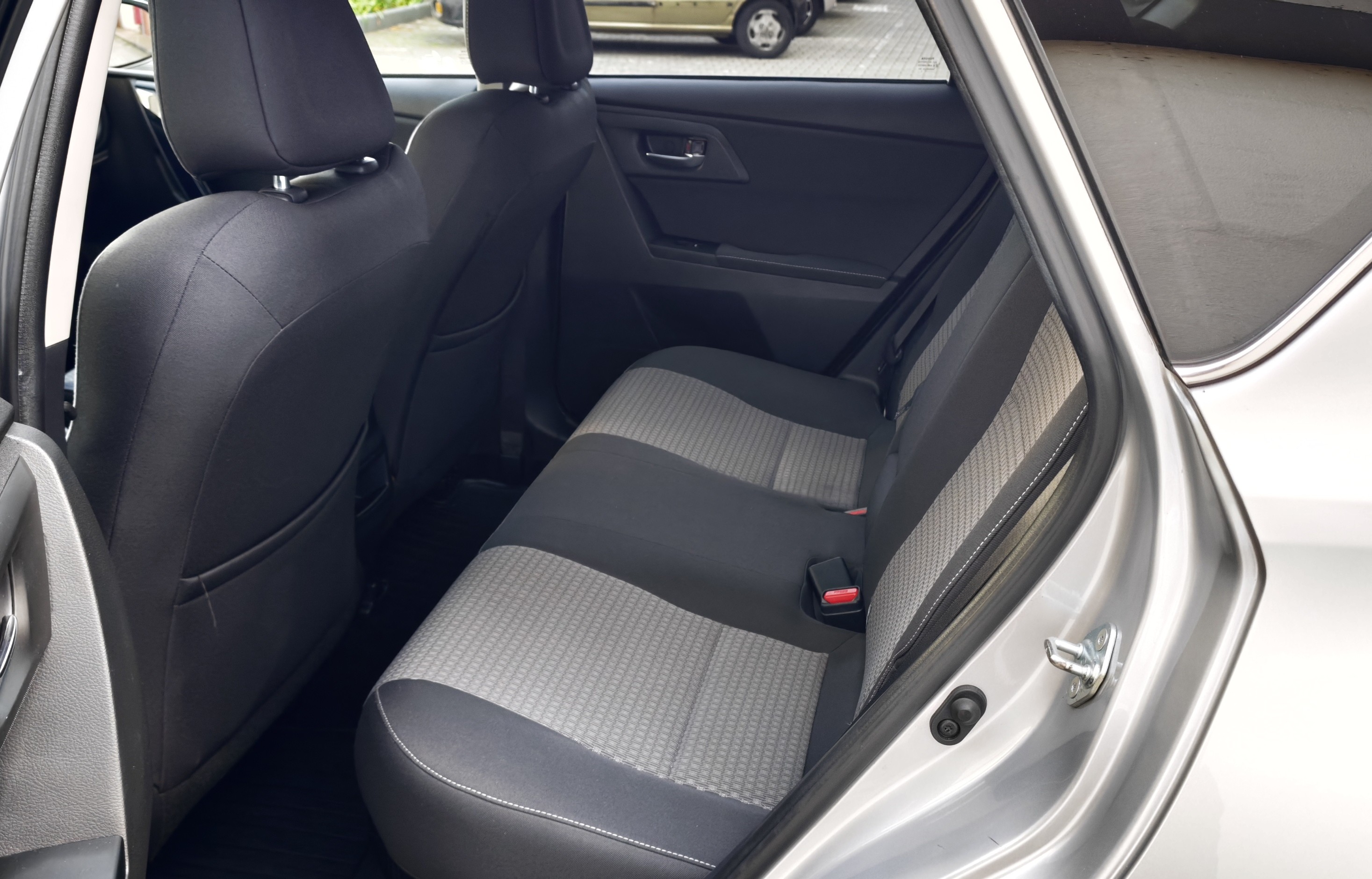 TOYOTA AURIS Auris HB 1.8 Hybrid Comfort + Techno + Pack Sport