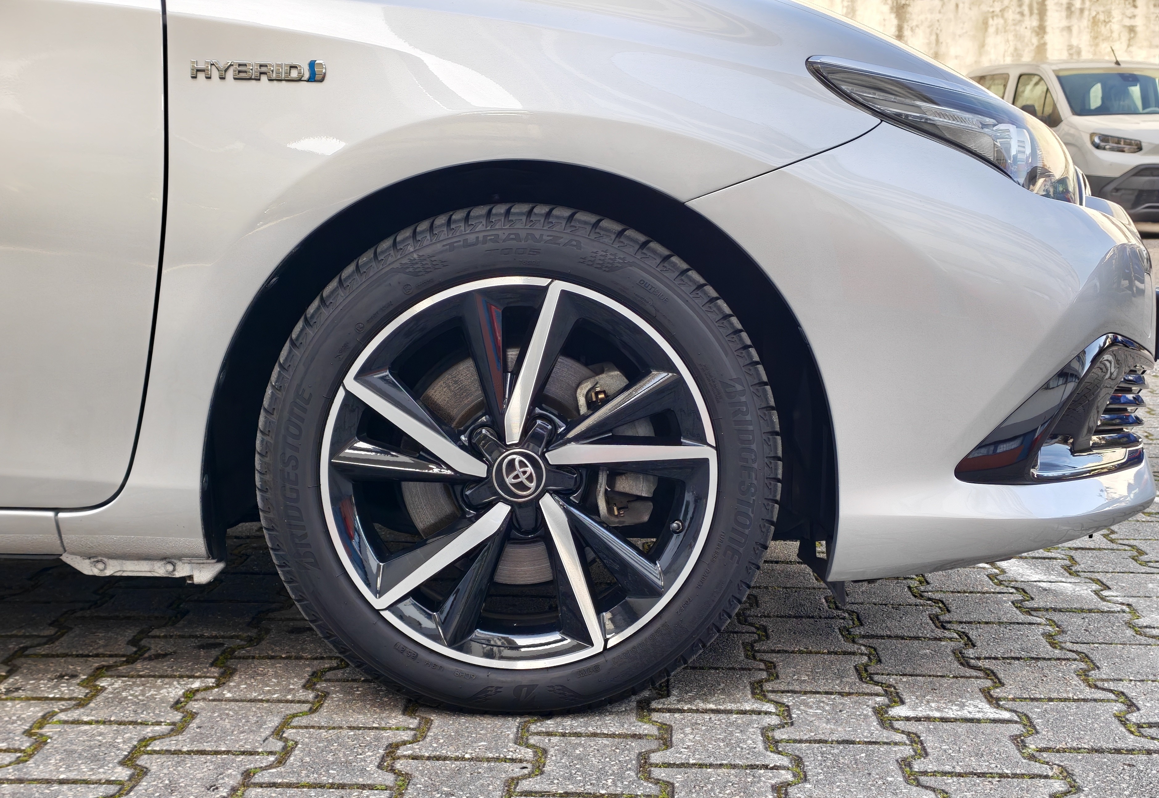 TOYOTA AURIS Auris HB 1.8 Hybrid Comfort + Techno + Pack Sport