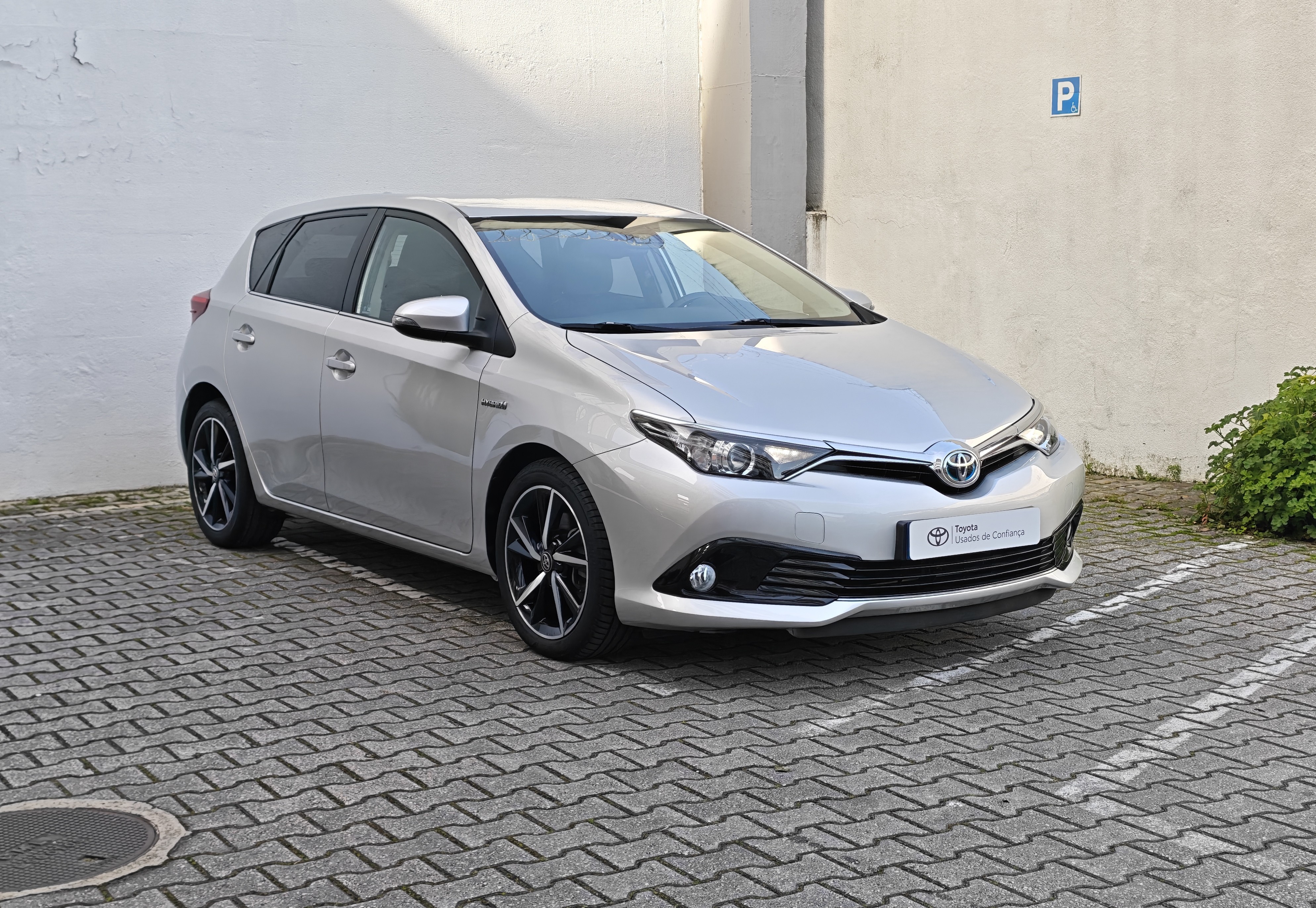TOYOTA AURIS Auris HB 1.8 Hybrid Comfort + Techno + Pack Sport