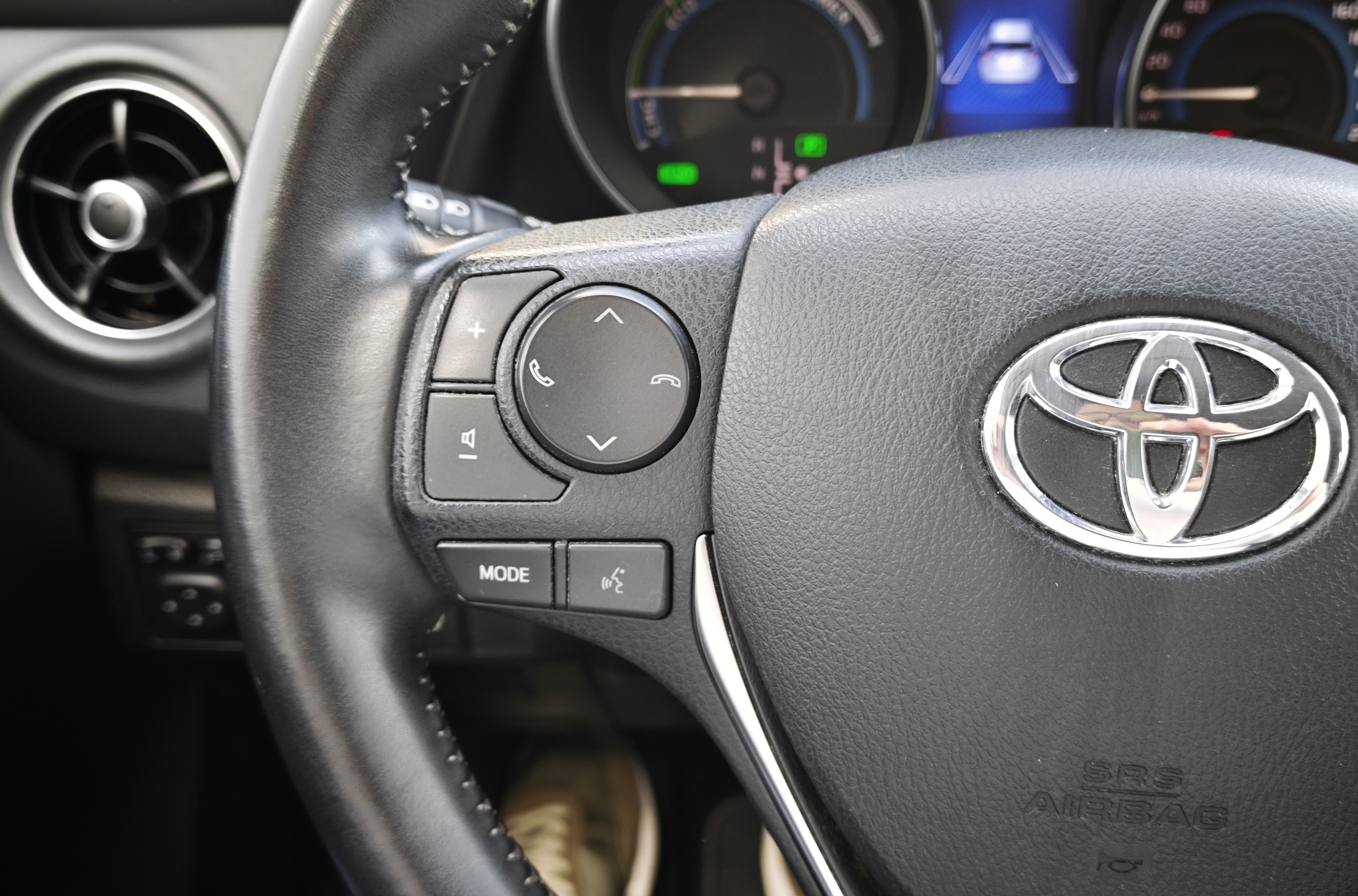 TOYOTA AURIS Auris HB 1.8 Hybrid Comfort + Techno + Pack Sport