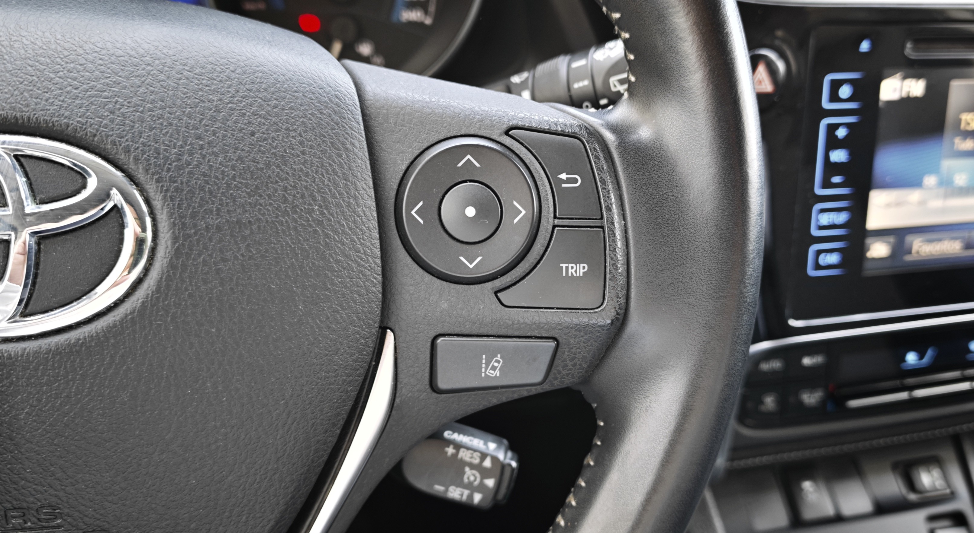 TOYOTA AURIS Auris HB 1.8 Hybrid Comfort + Techno + Pack Sport