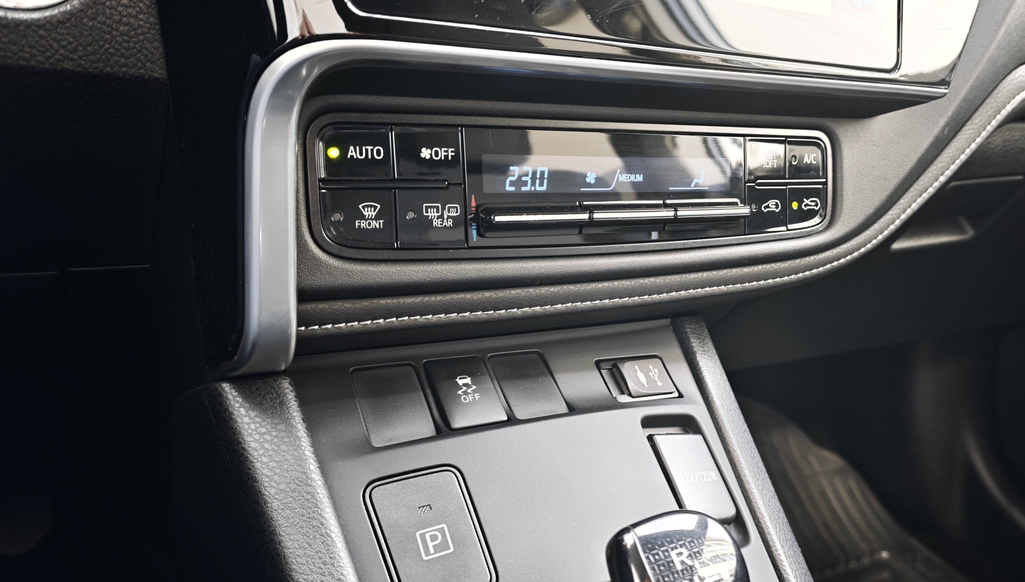 TOYOTA AURIS Auris HB 1.8 Hybrid Comfort + Techno + Pack Sport