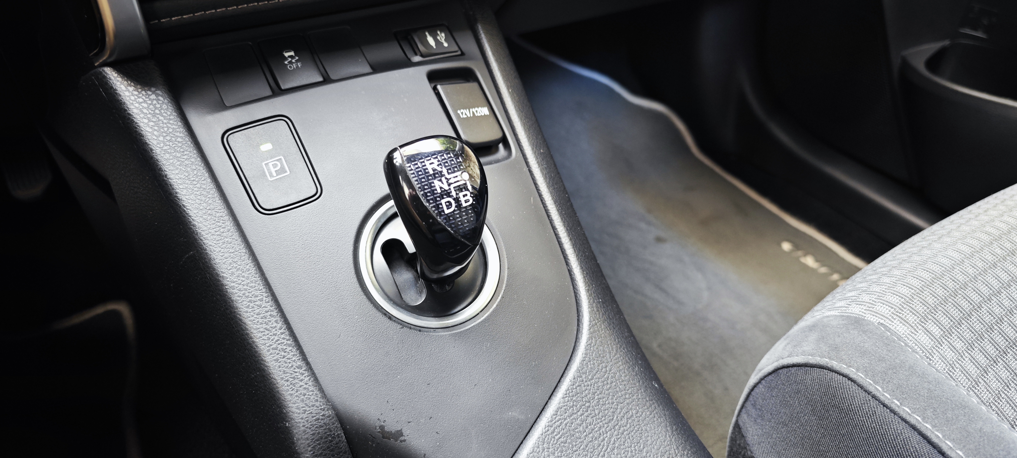 TOYOTA AURIS Auris HB 1.8 Hybrid SQUARE Collection