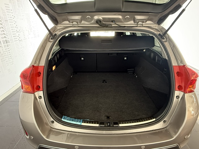 TOYOTA AURIS Auris HSD TS Sport