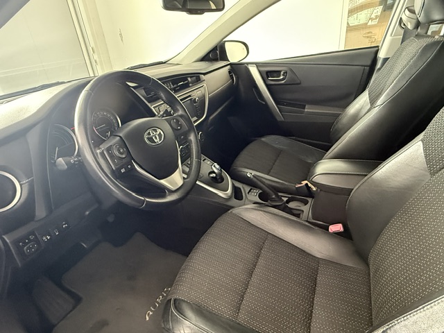 TOYOTA AURIS Auris HSD TS Sport